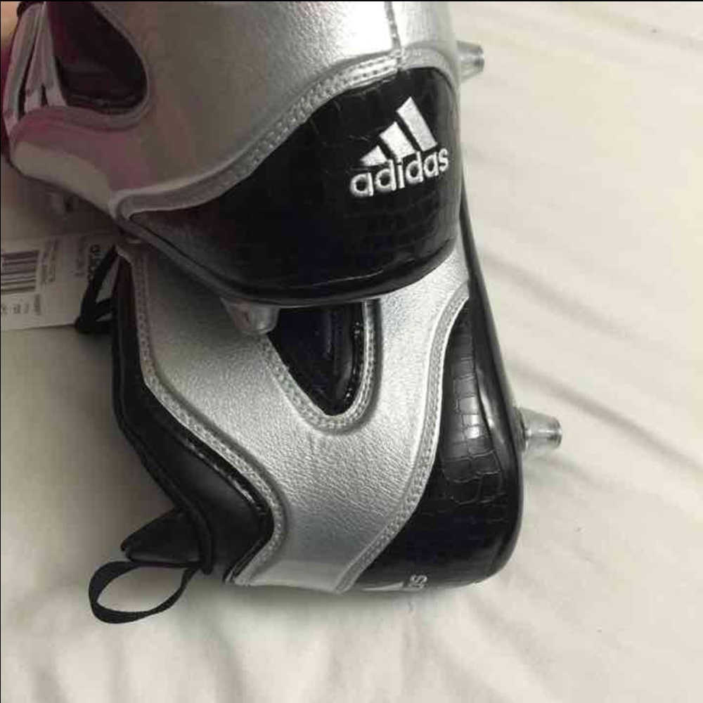 NIB Adidas Detachable American FootB - Picture 4 of 4